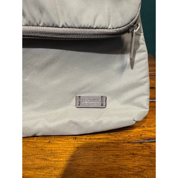 Pacsafe vinyl handbag in great condition - Picture 2 of 8